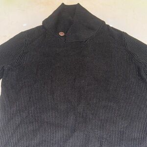 Daniel bishop. SIZE L sweater